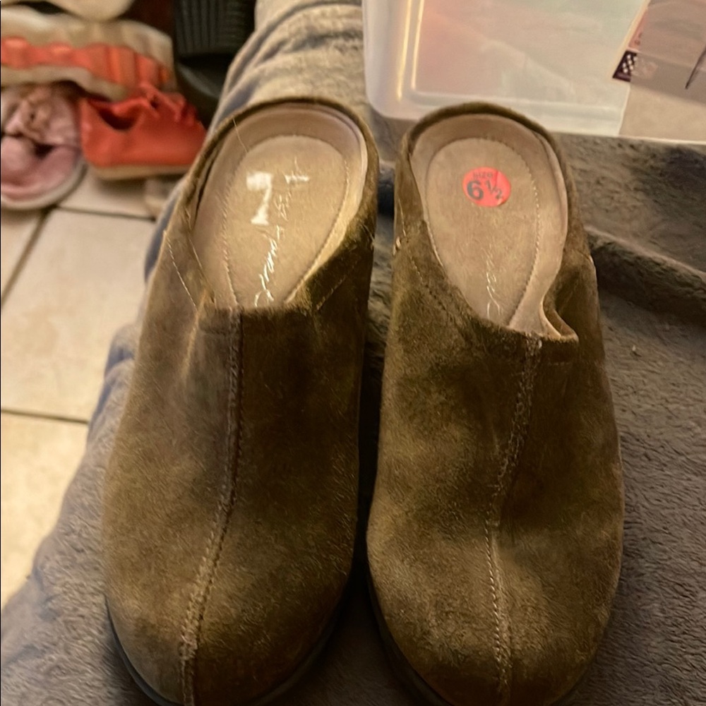 Easy Spirit Brown Mules Soft Suede Comfort